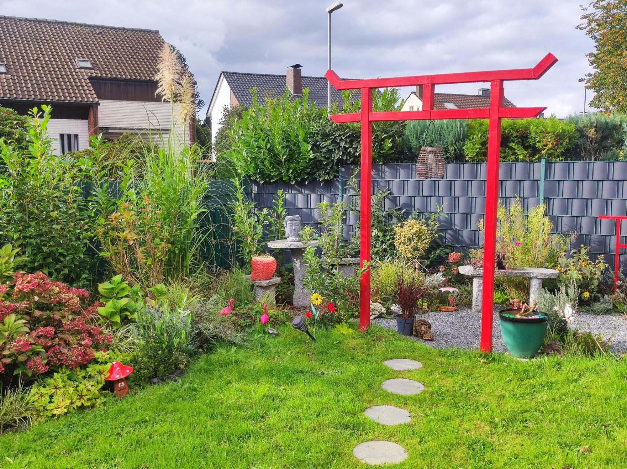 Uni, FH, Gesundheits Campus nähe, Ferienwohnung mit Garten&Terrasse