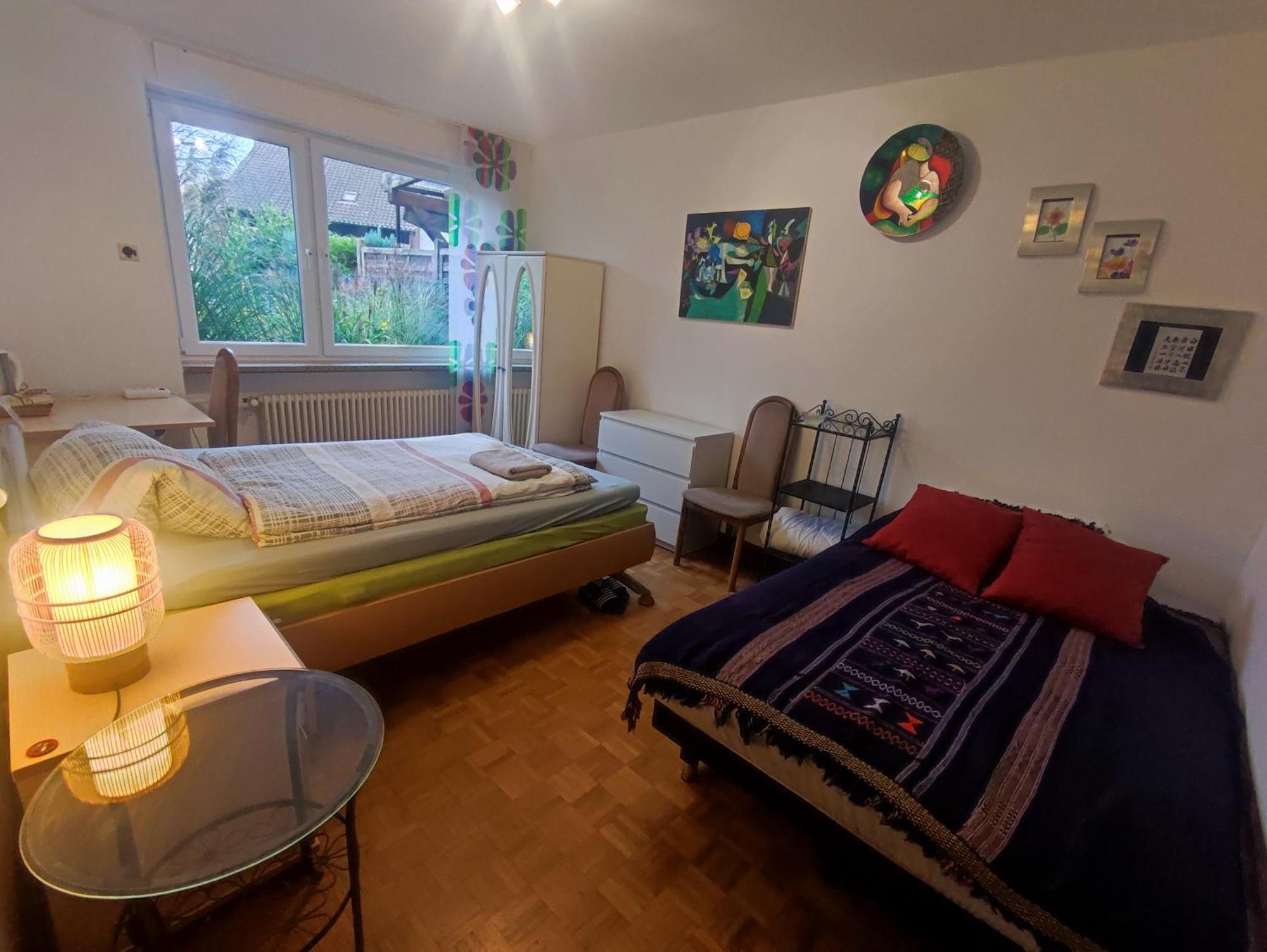 Uni, FH, Gesundheits Campus nähe, Ferienwohnung mit Garten&Terrasse Apartment