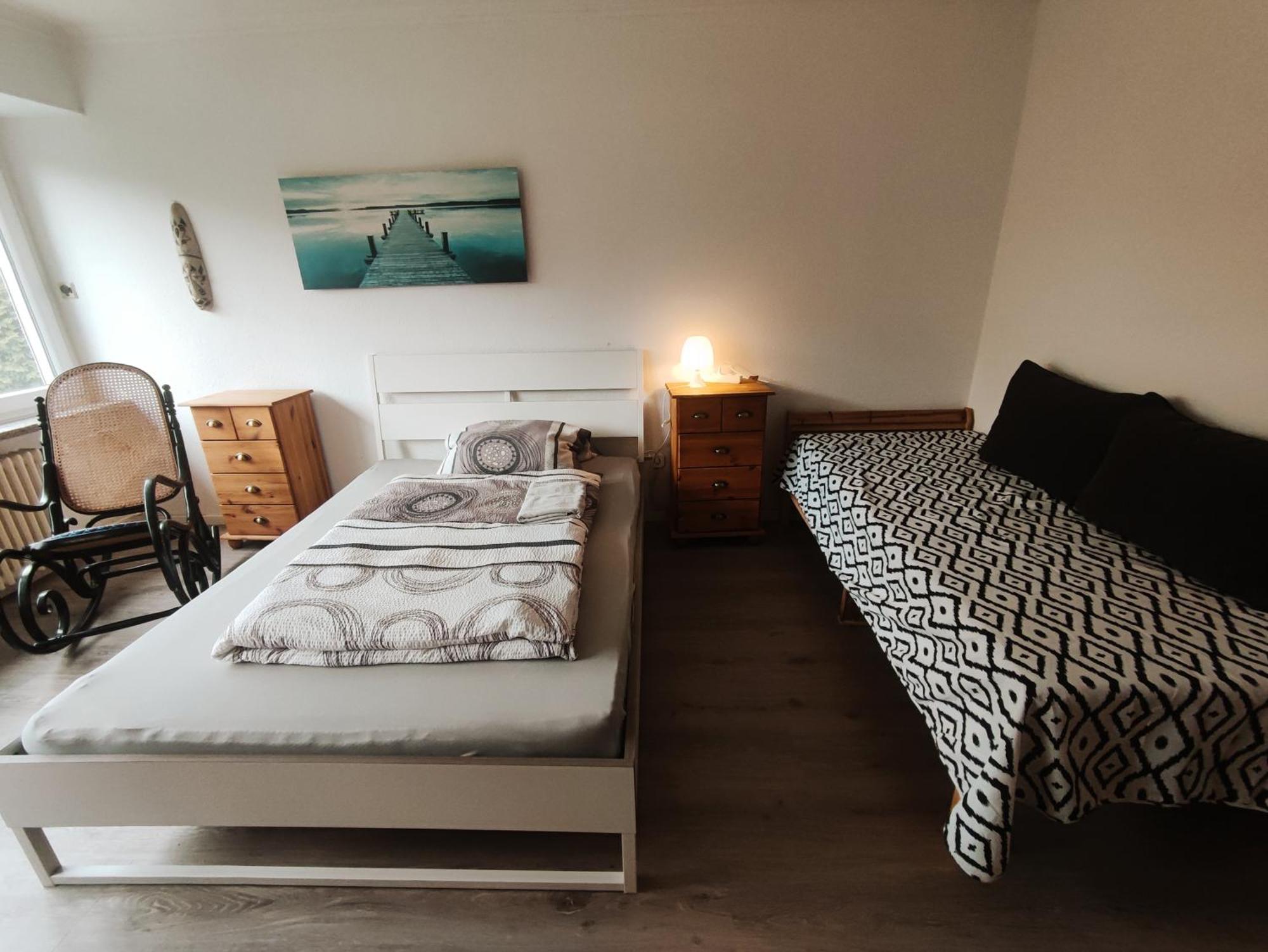 Uni, FH, Gesundheits Campus nähe, Ferienwohnung mit Garten&Terrasse *